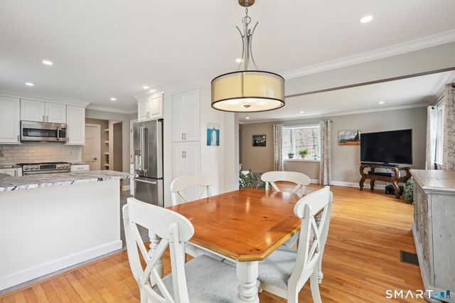 4 Candlewood Road, New Fairfield, CT 06812