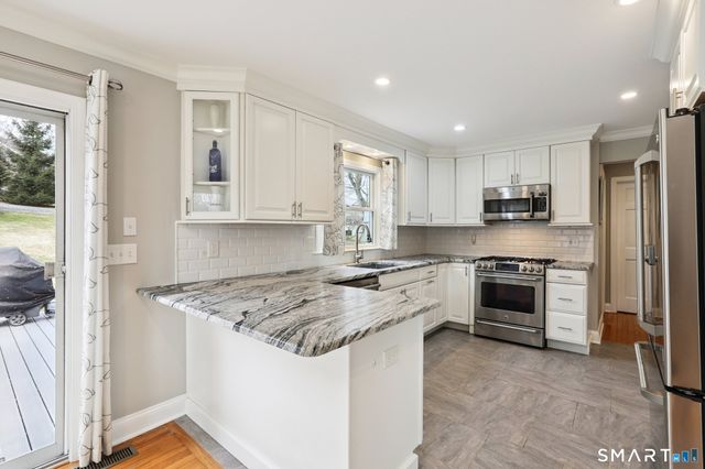 4 Candlewood Road, New Fairfield, CT 06812