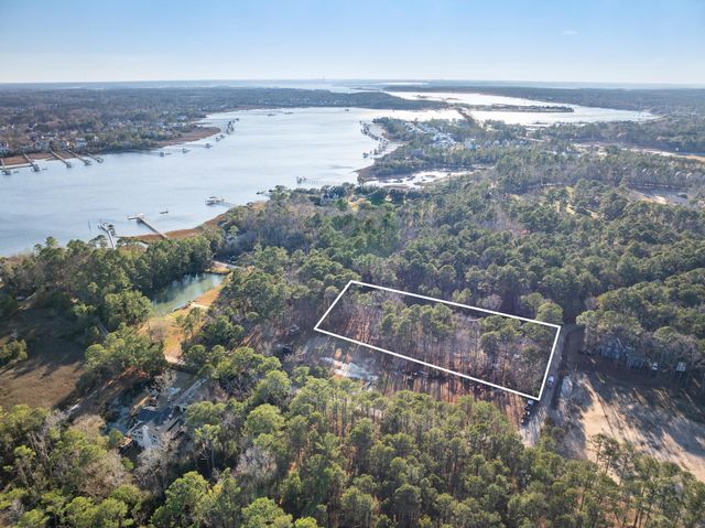 815 Yaupon Drive, Charleston, SC 29492