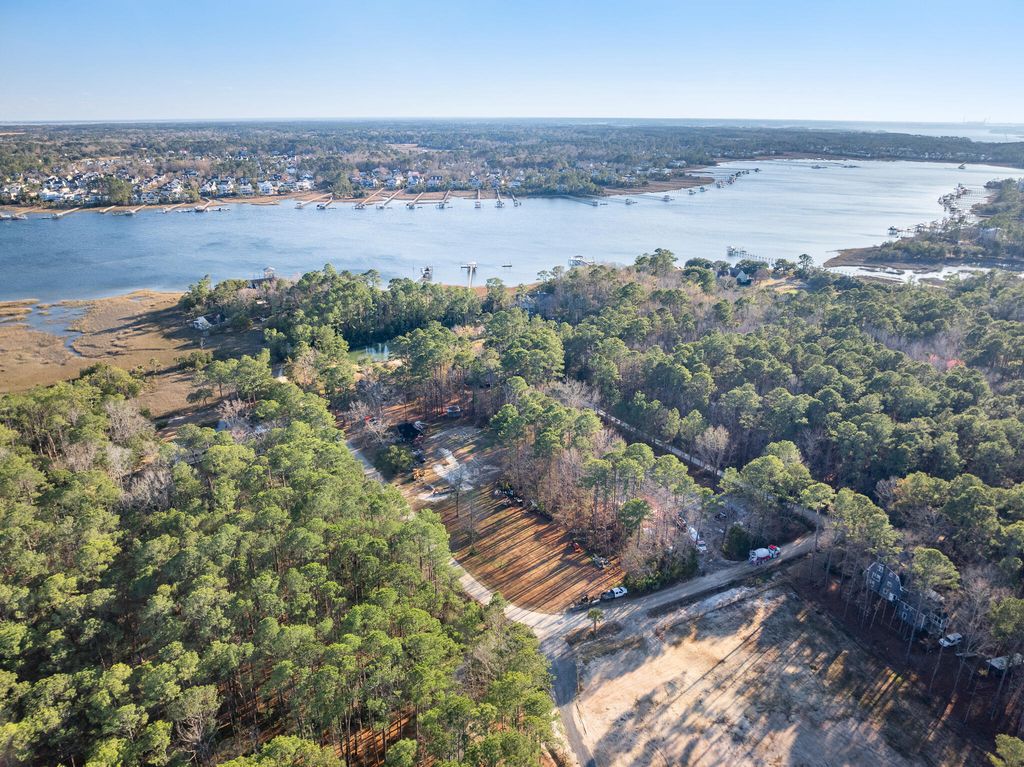 815 Yaupon Drive, Charleston, SC 29492