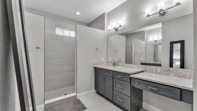 1221 KING AVENUE, Lakeland, FL 33803