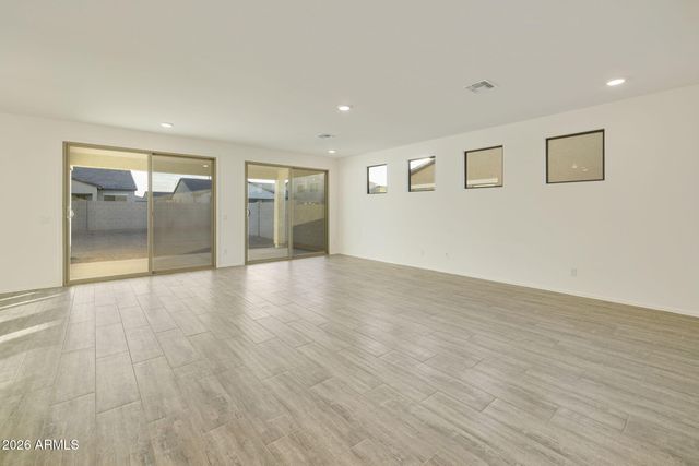 4933 W CAPISTRANO Avenue, Laveen, AZ 85339