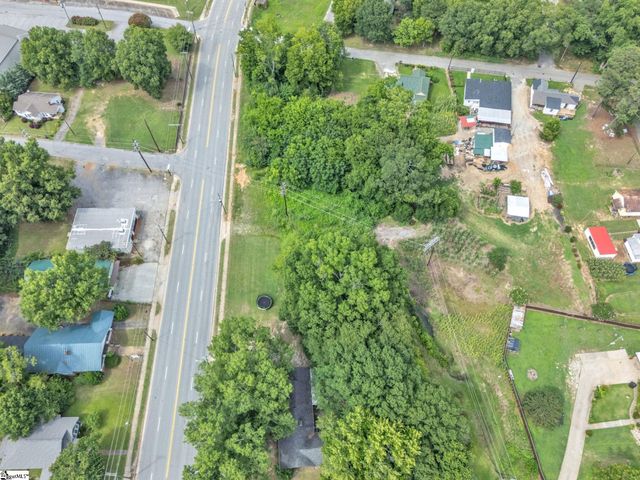 1108 N Harper Street, Laurens, SC 29360