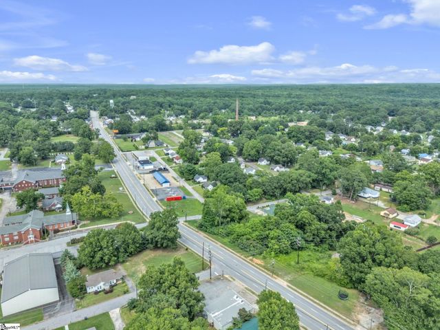 1108 N Harper Street, Laurens, SC 29360