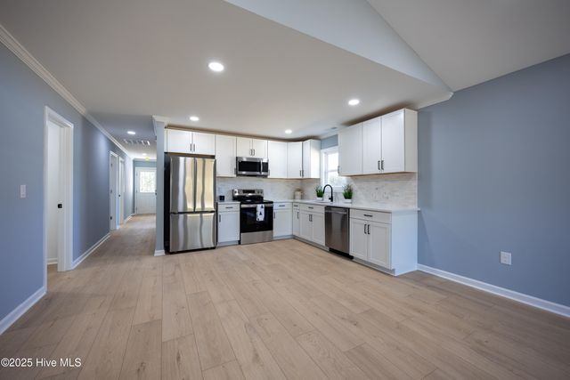 304 S West Street, Roseboro, NC 28382