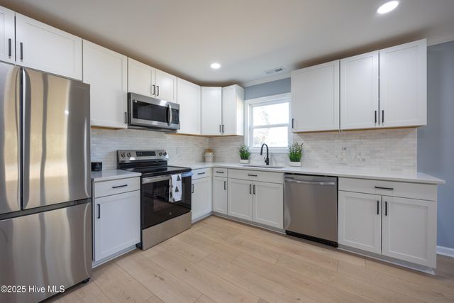 304 S West Street, Roseboro, NC 28382