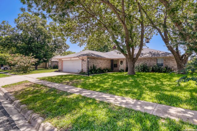 9210 SHADOW LAWN CIR, Converse, TX 78109