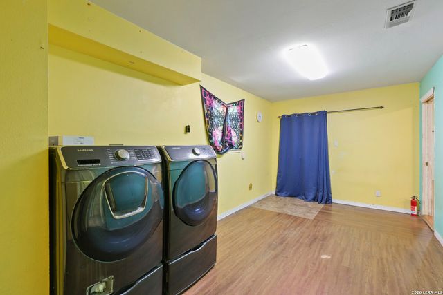 9210 SHADOW LAWN CIR, Converse, TX 78109