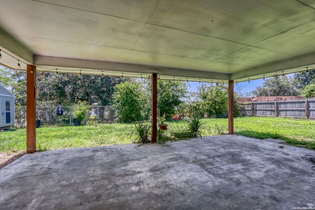 9210 SHADOW LAWN CIR, Converse, TX 78109