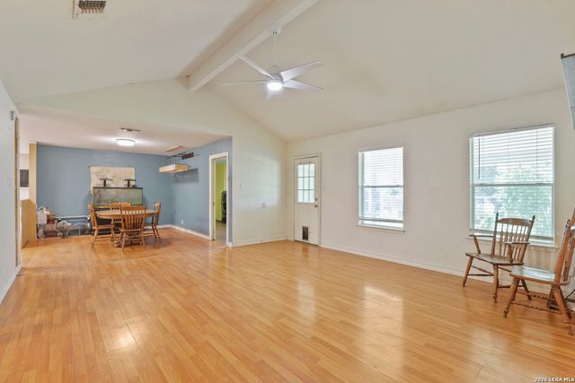9210 SHADOW LAWN CIR, Converse, TX 78109