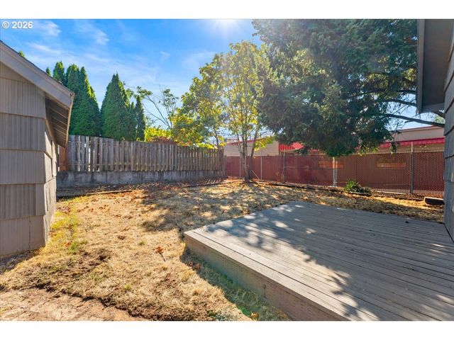 5926 Ne GOING St, Portland, OR 97218