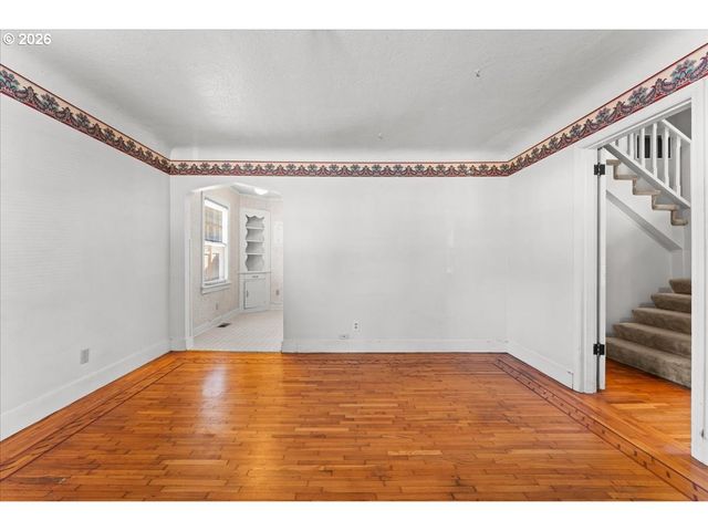 5926 Ne GOING St, Portland, OR 97218