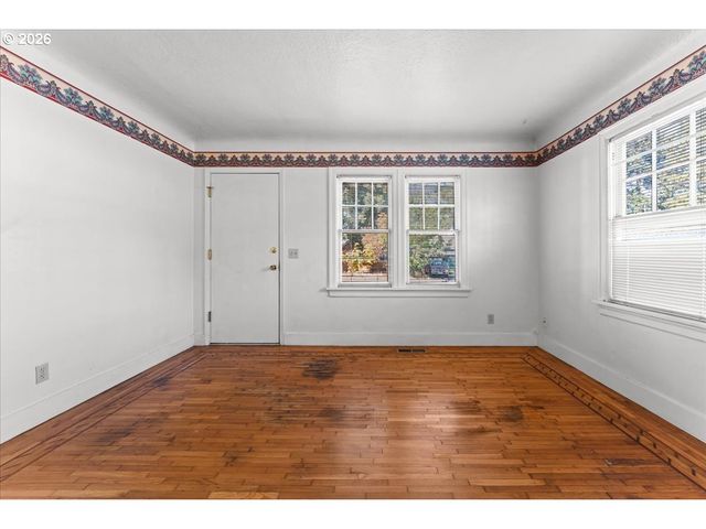 5926 Ne GOING St, Portland, OR 97218