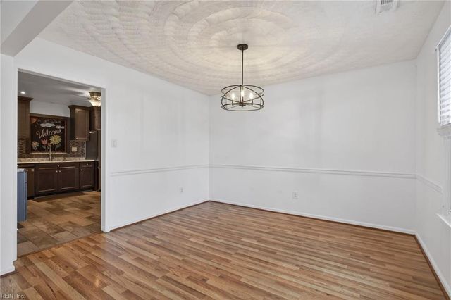 3017 Guenevere DR, Chesapeake, VA 23323