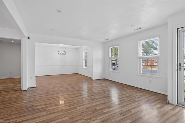 3017 Guenevere DR, Chesapeake, VA 23323