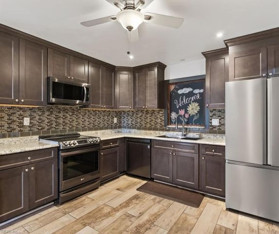 3017 Guenevere DR, Chesapeake, VA 23323