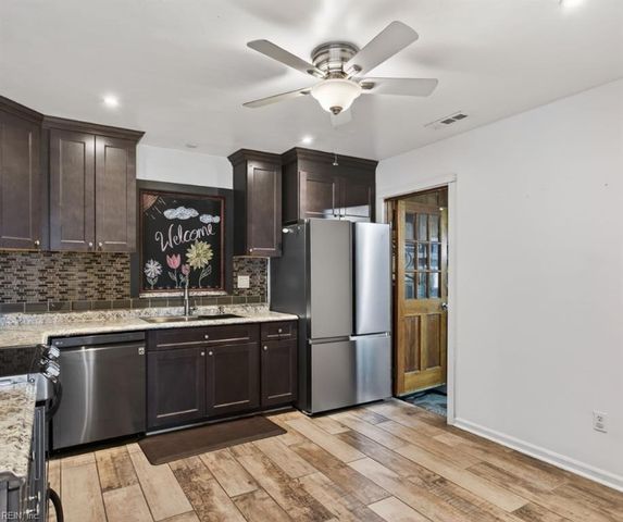 3017 Guenevere DR, Chesapeake, VA 23323