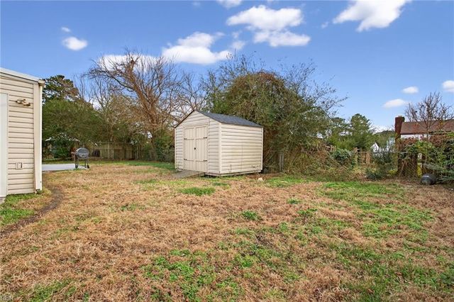 3017 Guenevere DR, Chesapeake, VA 23323