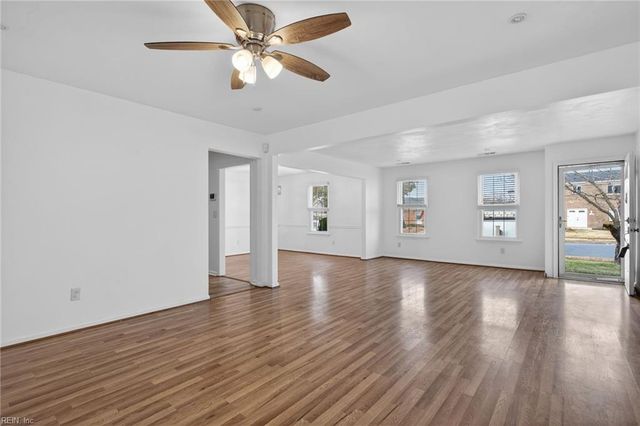 3017 Guenevere DR, Chesapeake, VA 23323