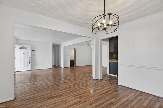 3017 Guenevere DR, Chesapeake, VA 23323