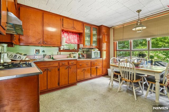 20 Nassau, North Haledon, NJ 07508