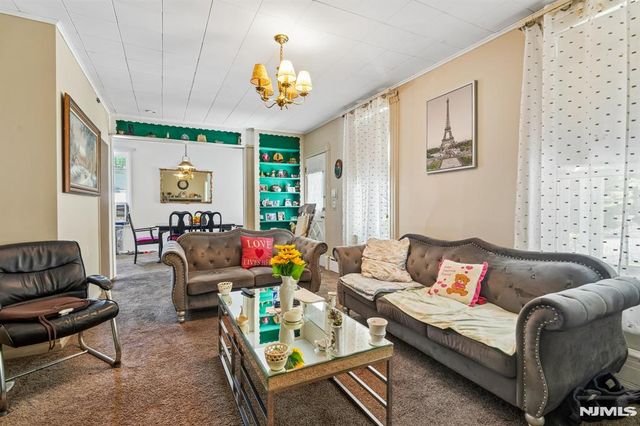 20 Nassau, North Haledon, NJ 07508
