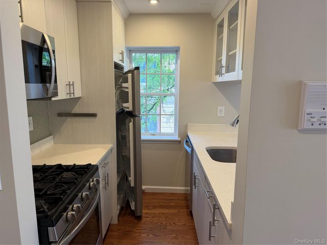 16 Spring Street 2C, Hastings-on-hudson, NY 10706