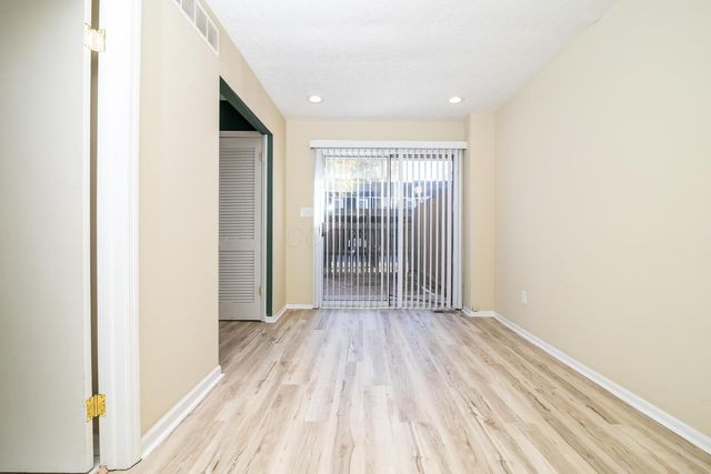 557 Simbury Street, Columbus, OH 43228