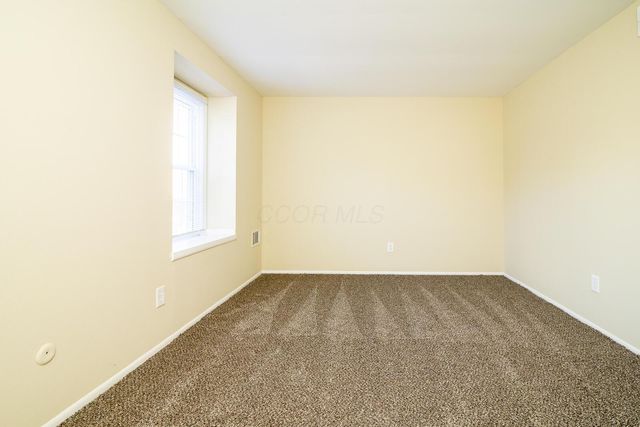 557 Simbury Street, Columbus, OH 43228