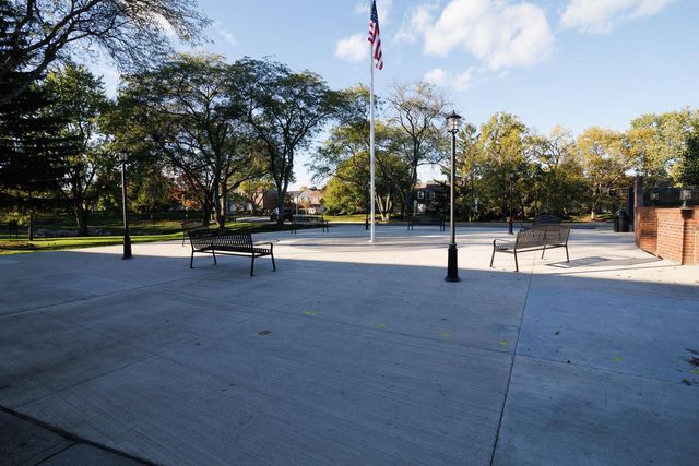 557 Simbury Street, Columbus, OH 43228