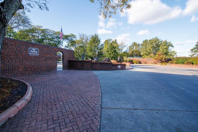 557 Simbury Street, Columbus, OH 43228