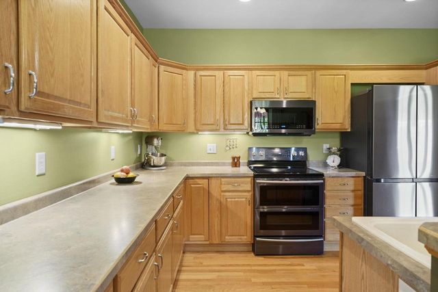 405 Lindsay Way, Cottage Grove, WI 53527