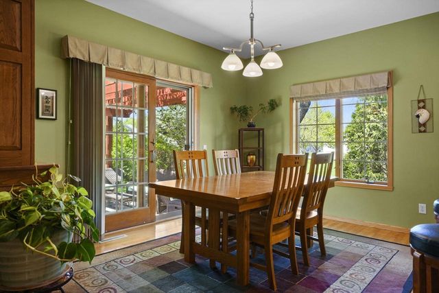 405 Lindsay Way, Cottage Grove, WI 53527