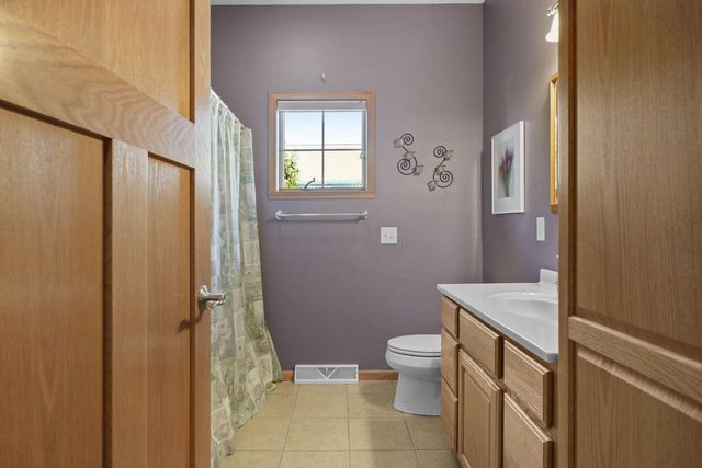 405 Lindsay Way, Cottage Grove, WI 53527