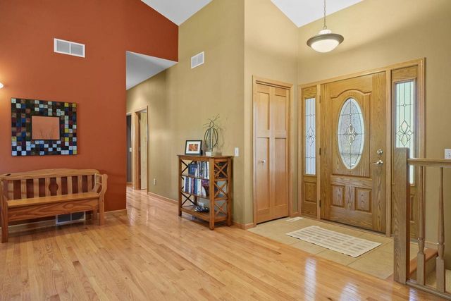 405 Lindsay Way, Cottage Grove, WI 53527