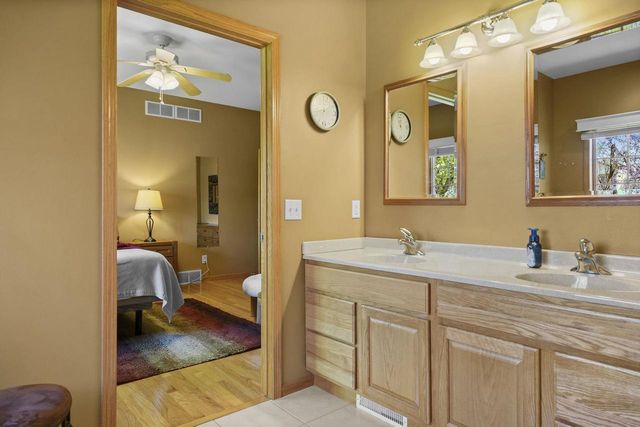 405 Lindsay Way, Cottage Grove, WI 53527