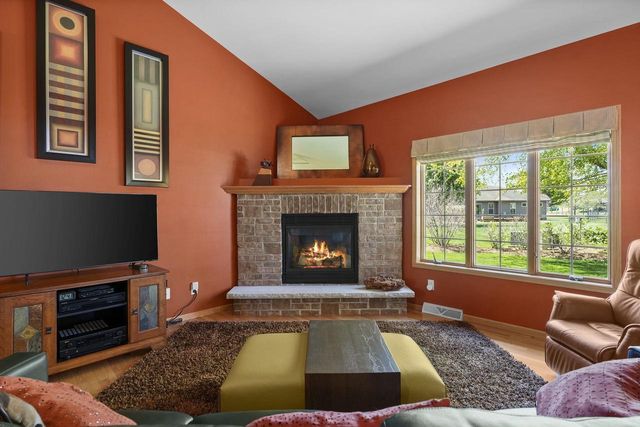 405 Lindsay Way, Cottage Grove, WI 53527
