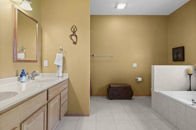 405 Lindsay Way, Cottage Grove, WI 53527