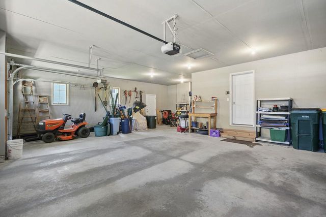 405 Lindsay Way, Cottage Grove, WI 53527