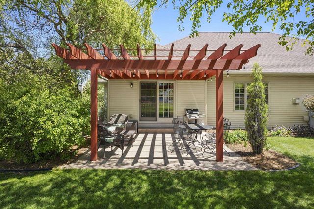 405 Lindsay Way, Cottage Grove, WI 53527