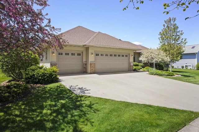 405 Lindsay Way, Cottage Grove, WI 53527