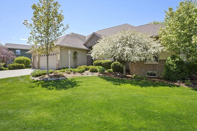 405 Lindsay Way, Cottage Grove, WI 53527