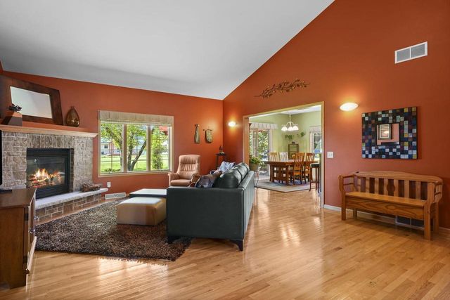 405 Lindsay Way, Cottage Grove, WI 53527