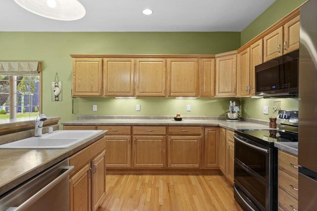 405 Lindsay Way, Cottage Grove, WI 53527