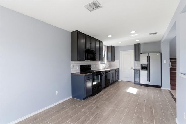 602 Yosemite TRL, Taylor, TX 76574