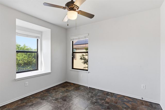 602 Yosemite TRL, Taylor, TX 76574