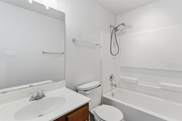 602 Yosemite TRL, Taylor, TX 76574