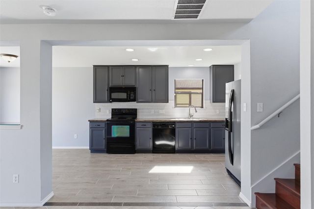 602 Yosemite TRL, Taylor, TX 76574