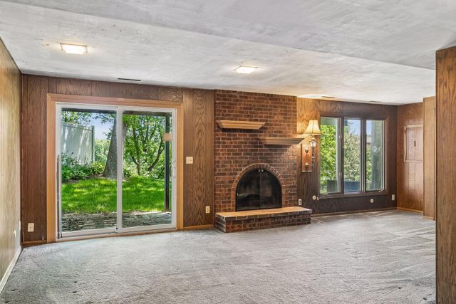 2666 Mackubin Street, Roseville, MN 55113