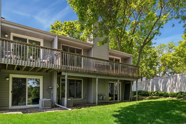 2666 Mackubin Street, Roseville, MN 55113